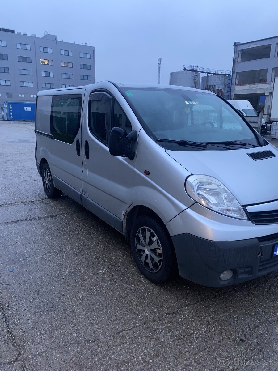 Opel Vivaro 2.5