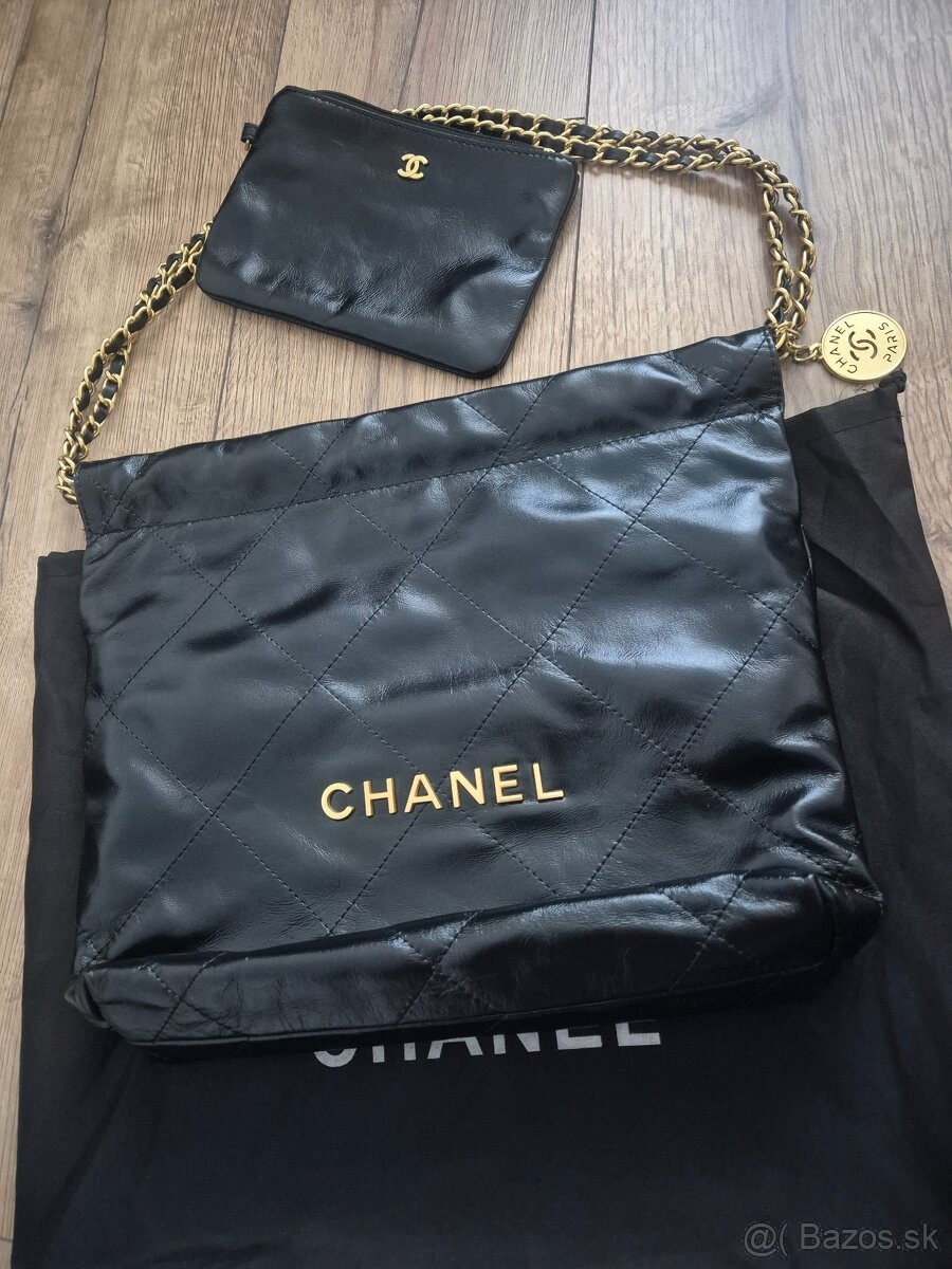 Nova luxusna kožena Chanel 22 vacsia velkost