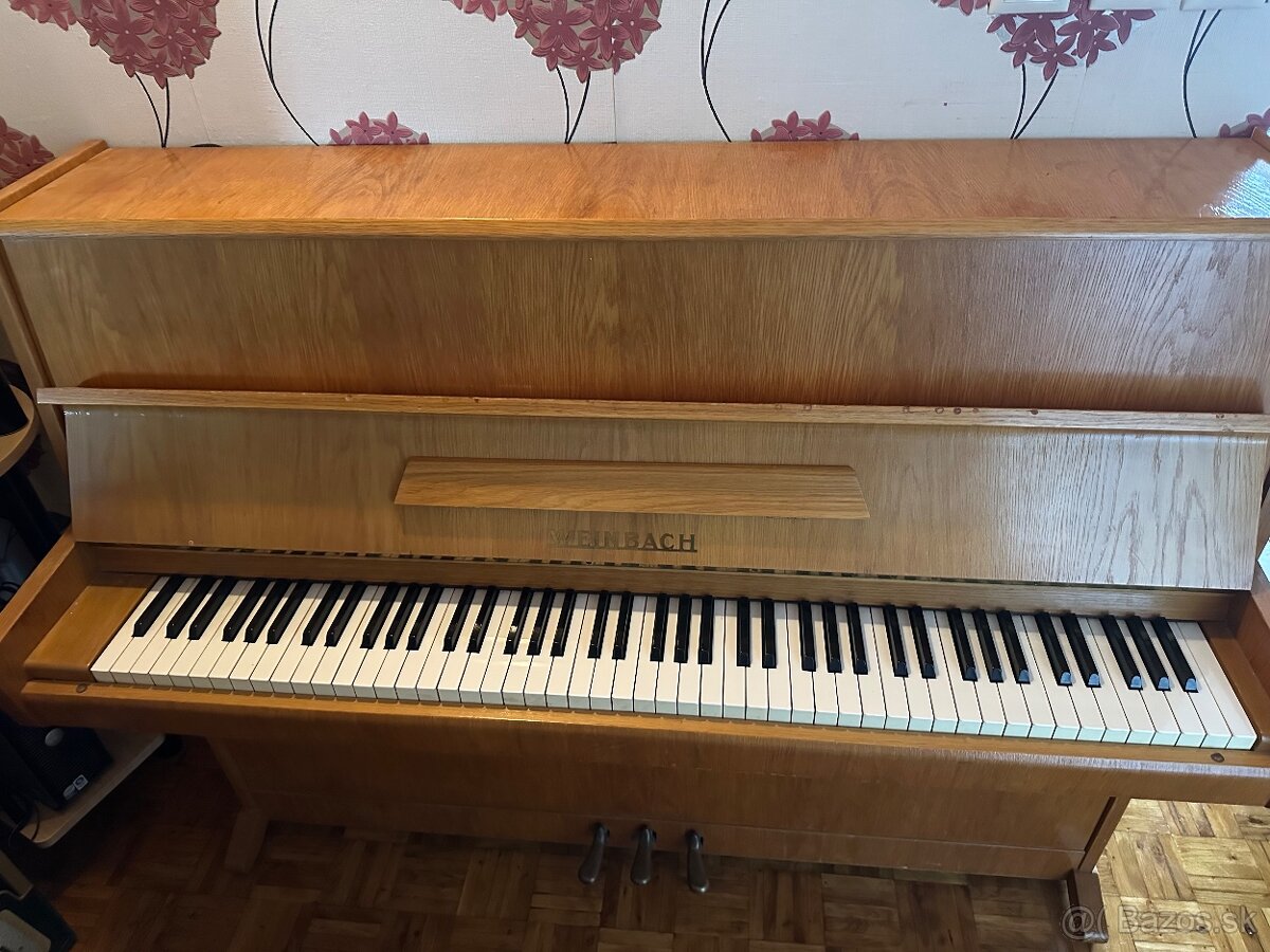 Pianino Weinbach 3 pedálový