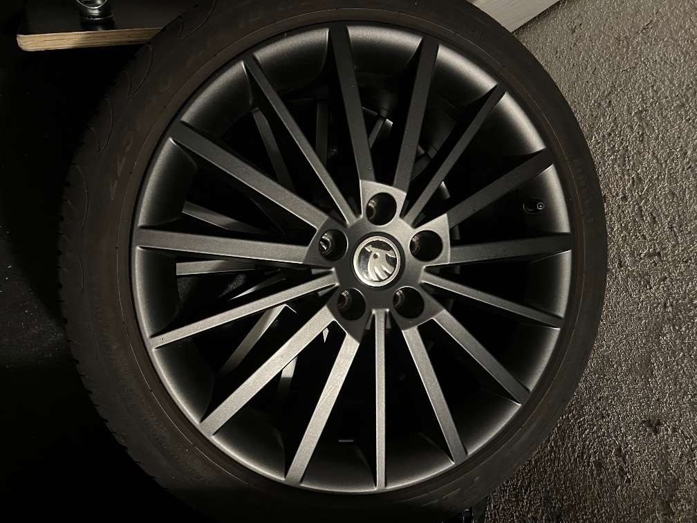 5x112 7,5Jx18 ET51 - elektróny original ŠKODA OCTAVIA III RS