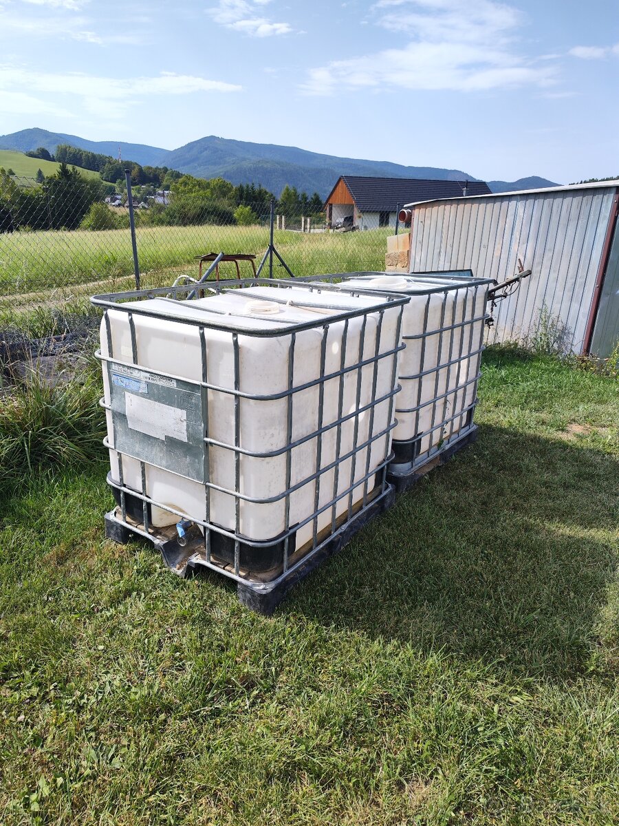 Plastová nádrž 1000l