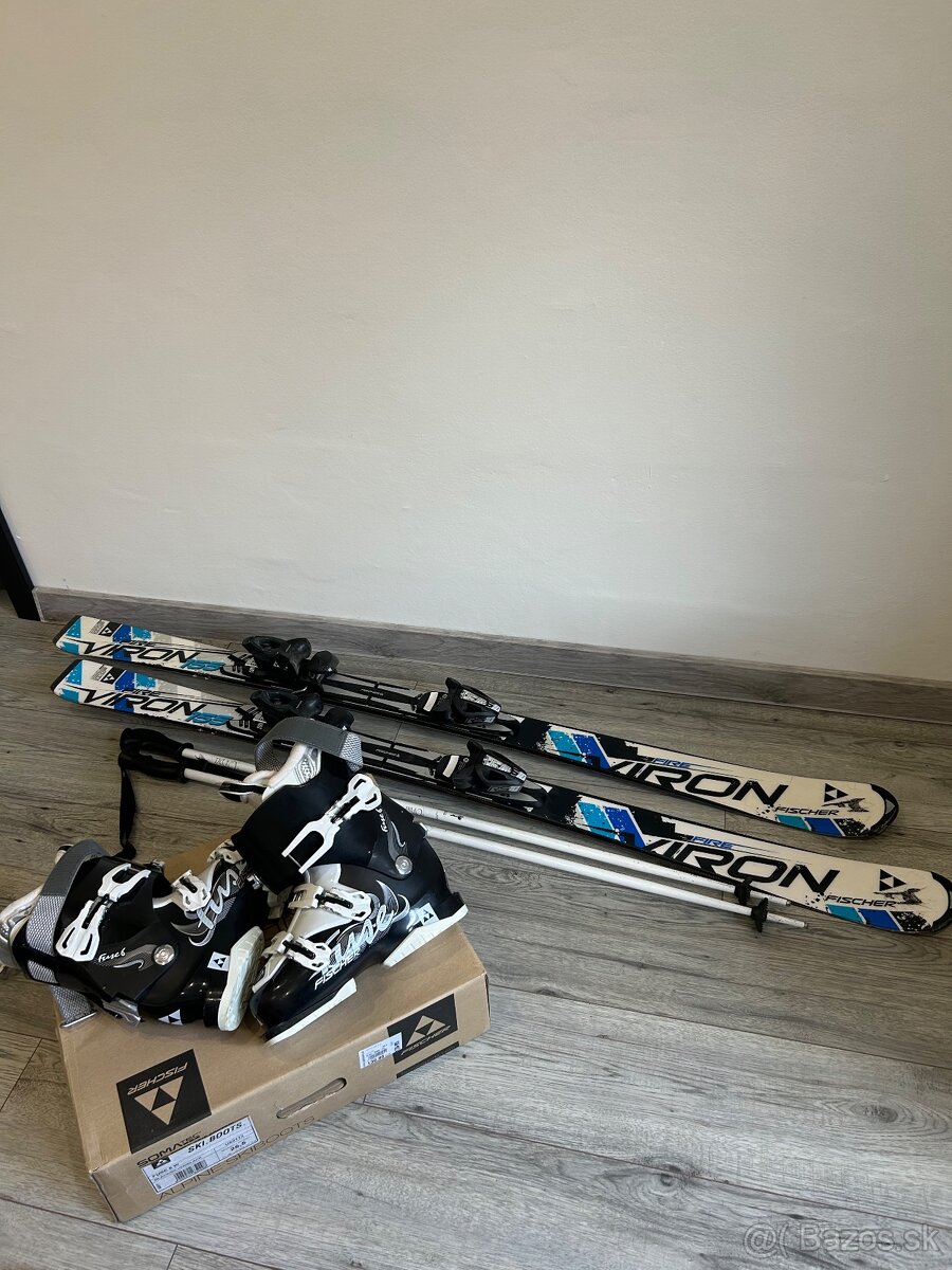 Predám lyže s topánkami a palicami