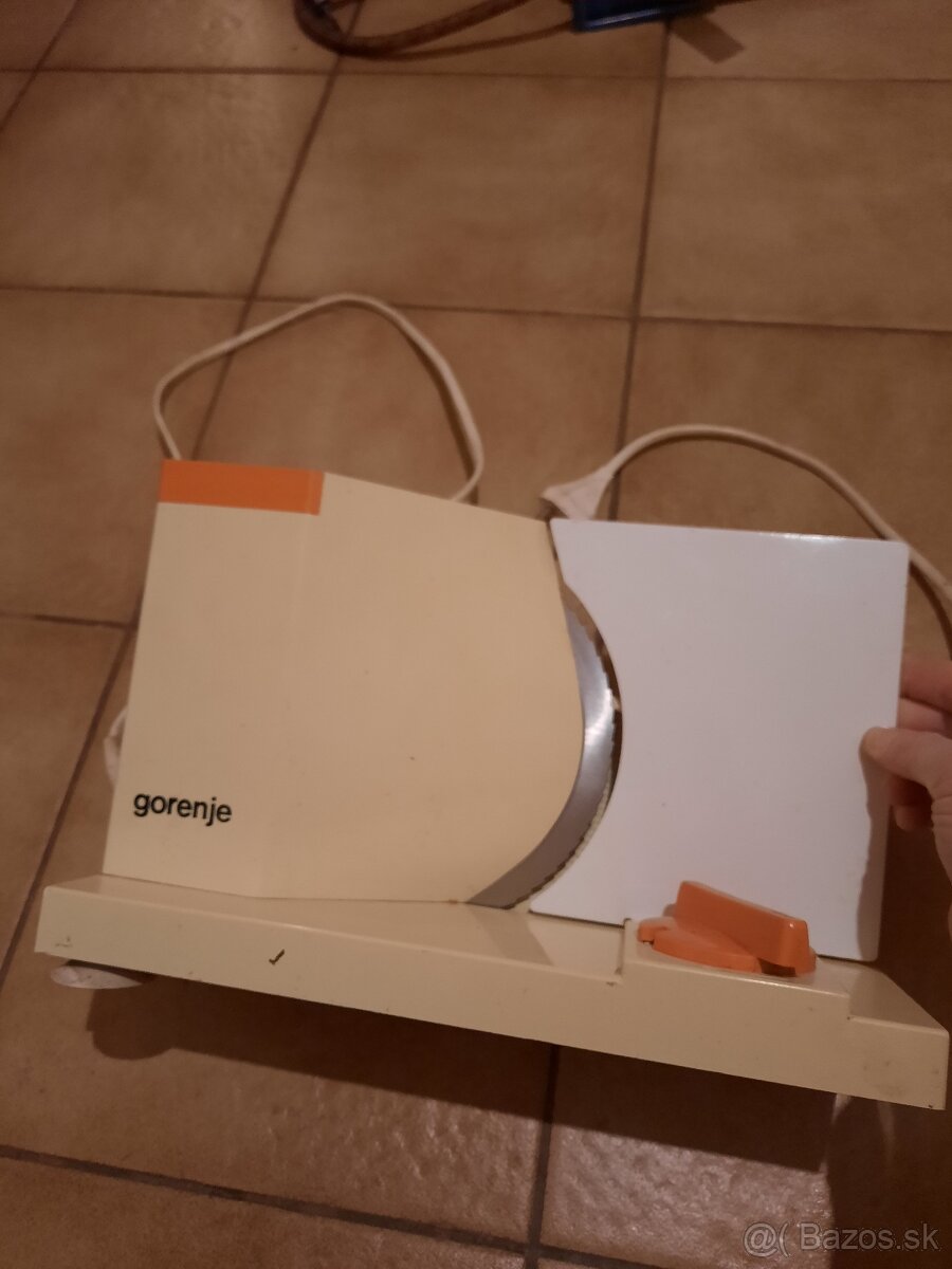 Retro krajac Gorenje