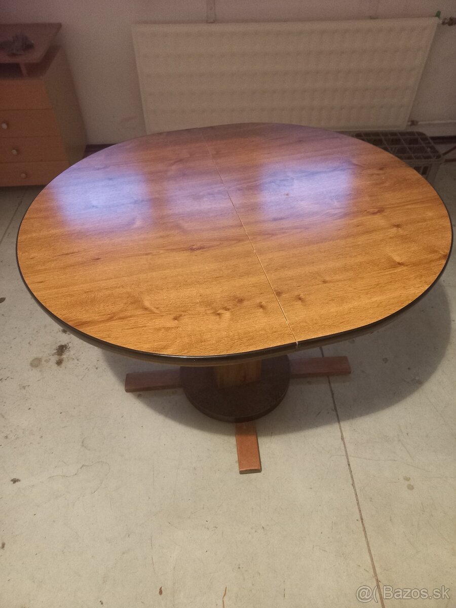 Kuchynský rozťahovací stôl