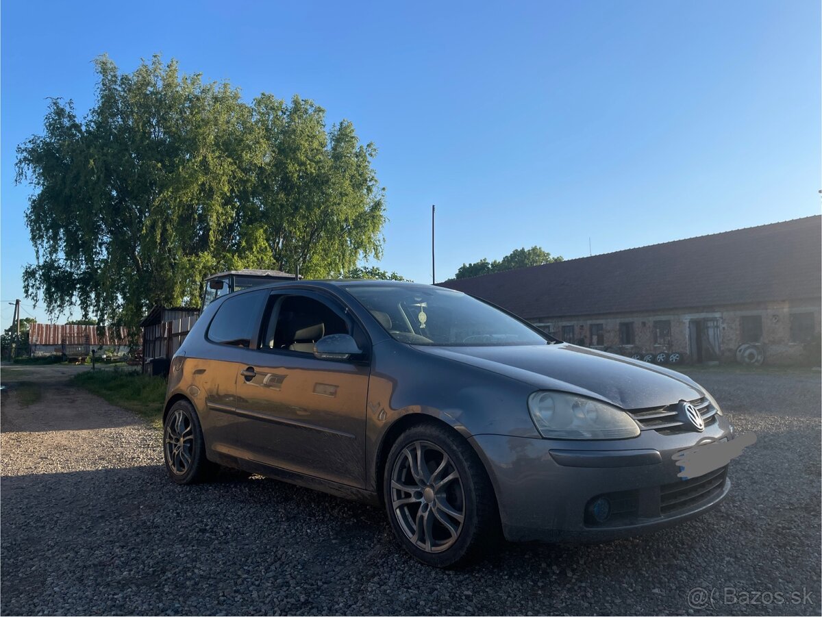 Golf 5 troj dverový GT