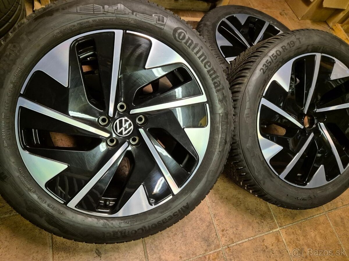 Nová sada Volkswagen ID.7 Hudson R19