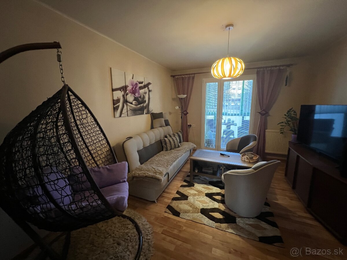Na predaj pekný útulný slnečný byt vo Valaskej s balkónom