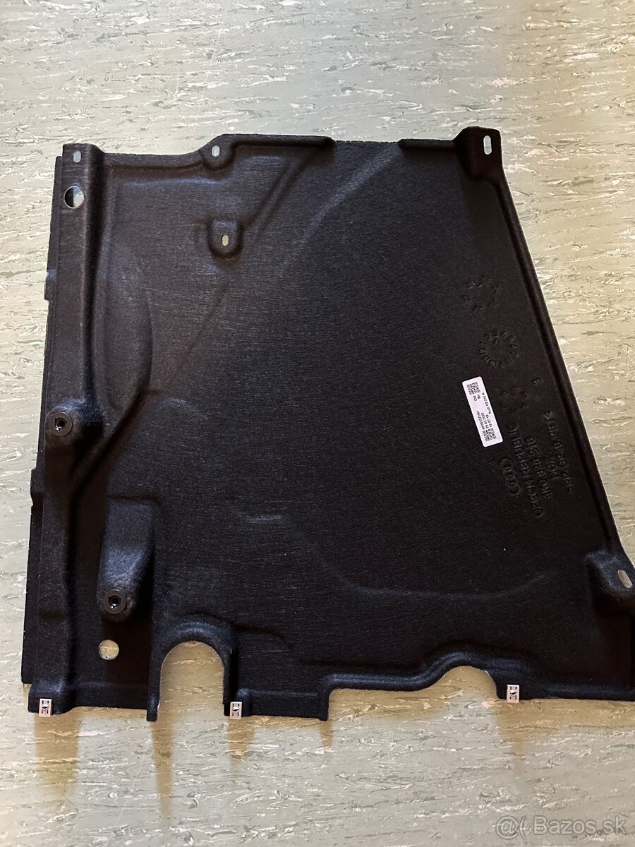 Audi a6 c8 kryt podvozku 4K0825216H