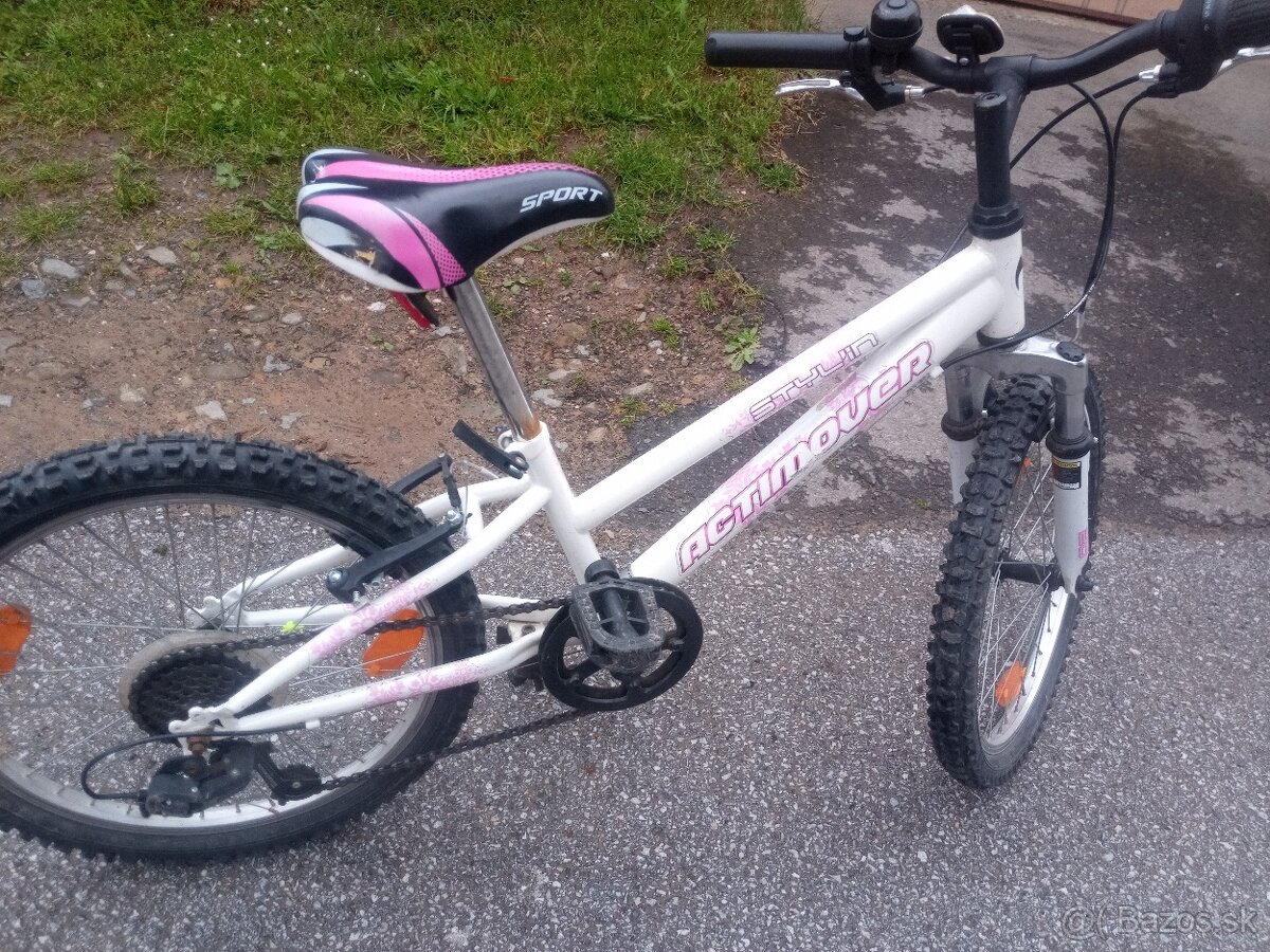 Predám dievčenský bicykel