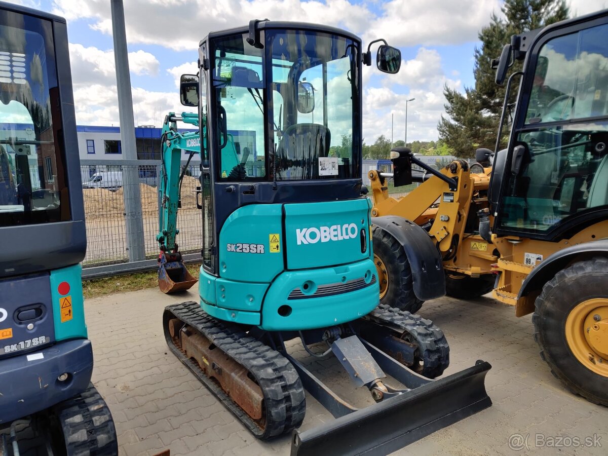 Pásový minibagr KOBELCO SK25SR-6