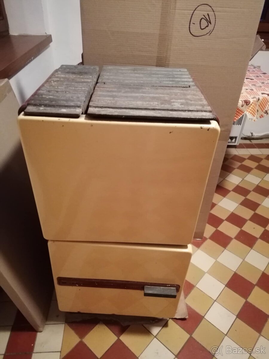 Kachle na tuhé palivo