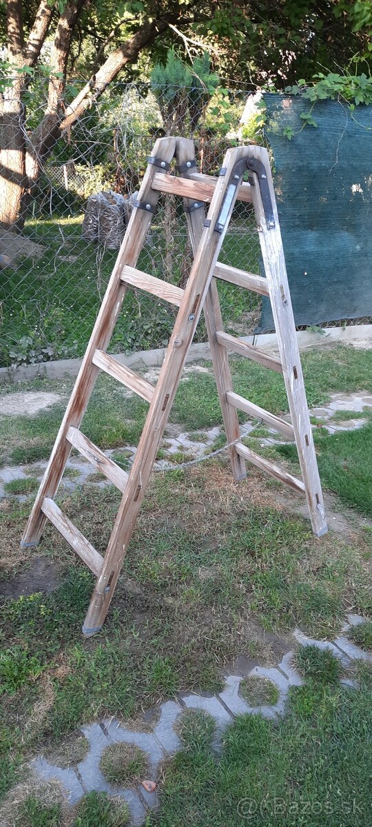 Dreveny rebrik