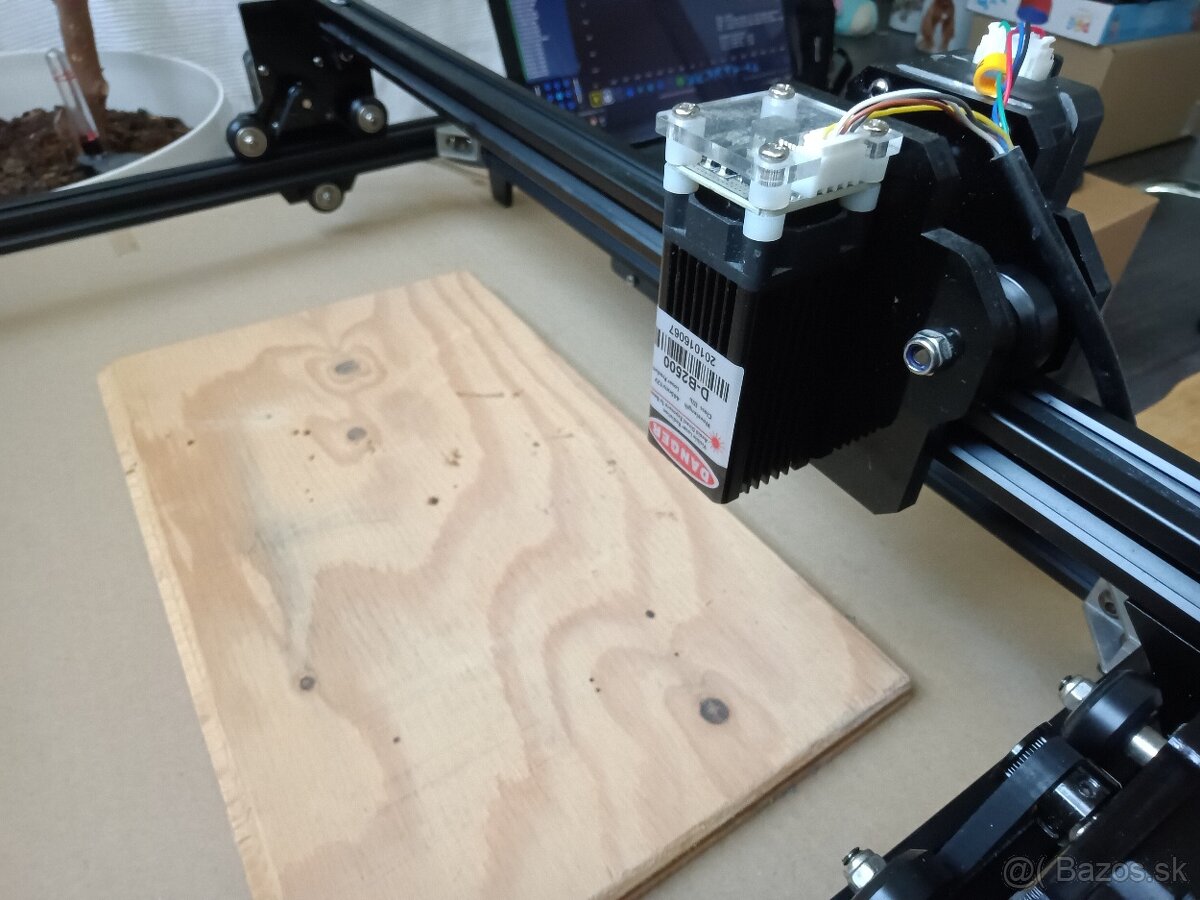 Jednoduchý gravírovací laser Twotrees 2.5 w D-B2500