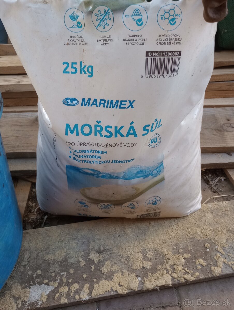 Darujem asi 15kg morskej soli do bazéna.