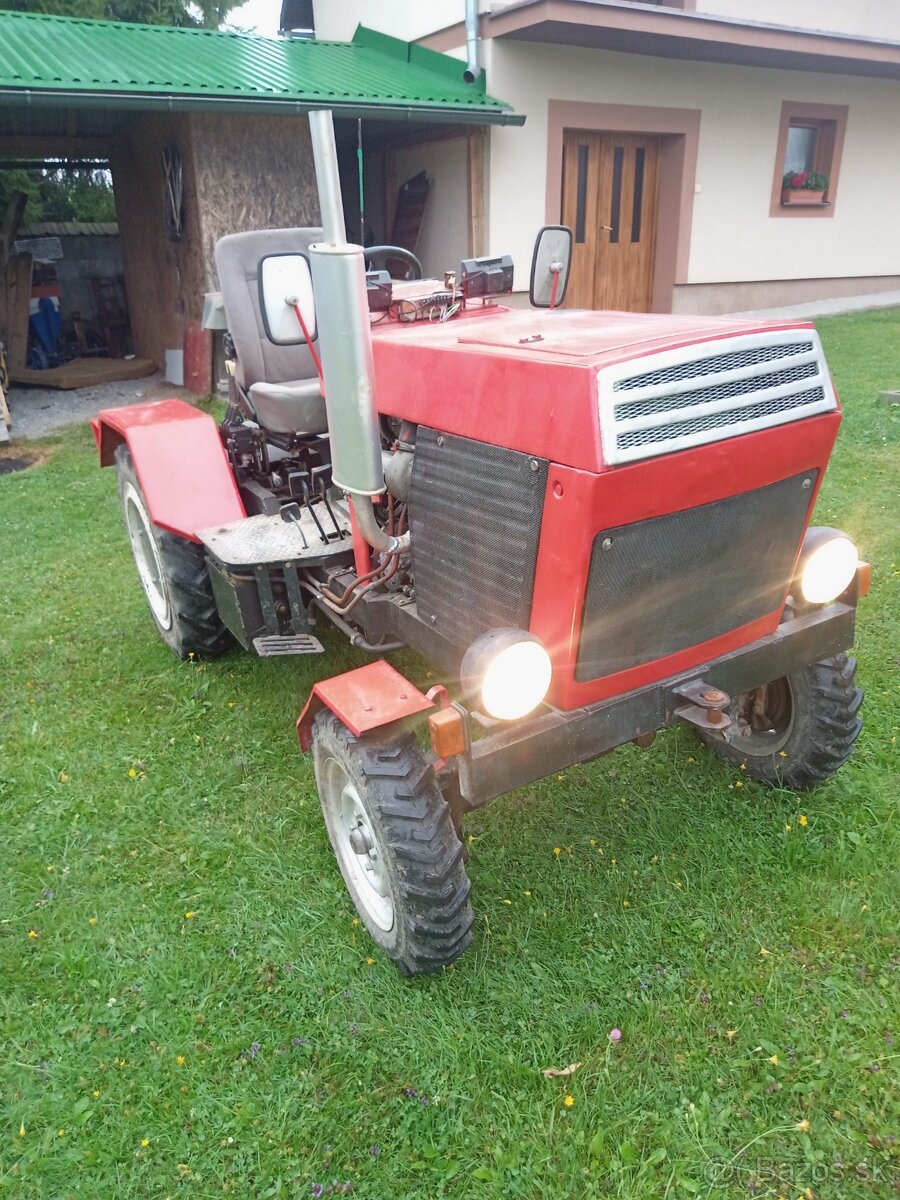Malotraktor domácej výroby.