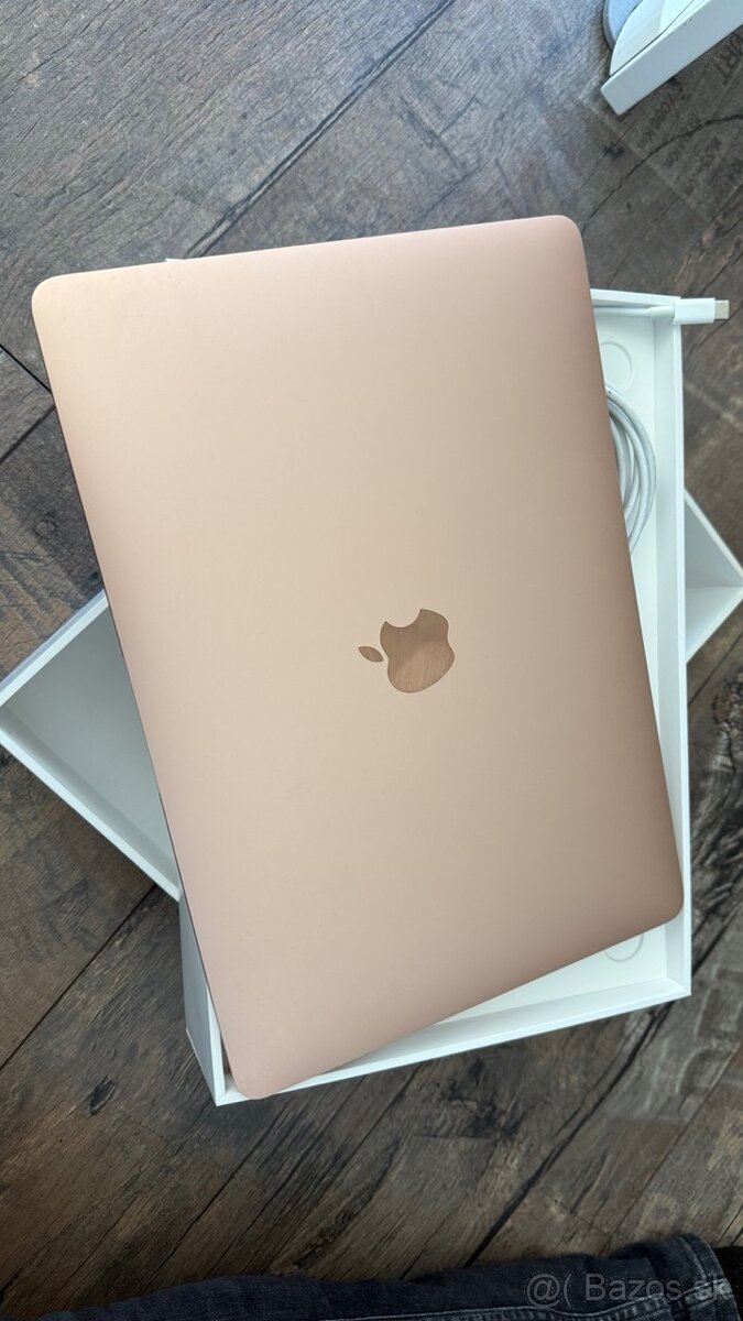 Predám MacBook Air 13” M1 2020 8GB Rose gold