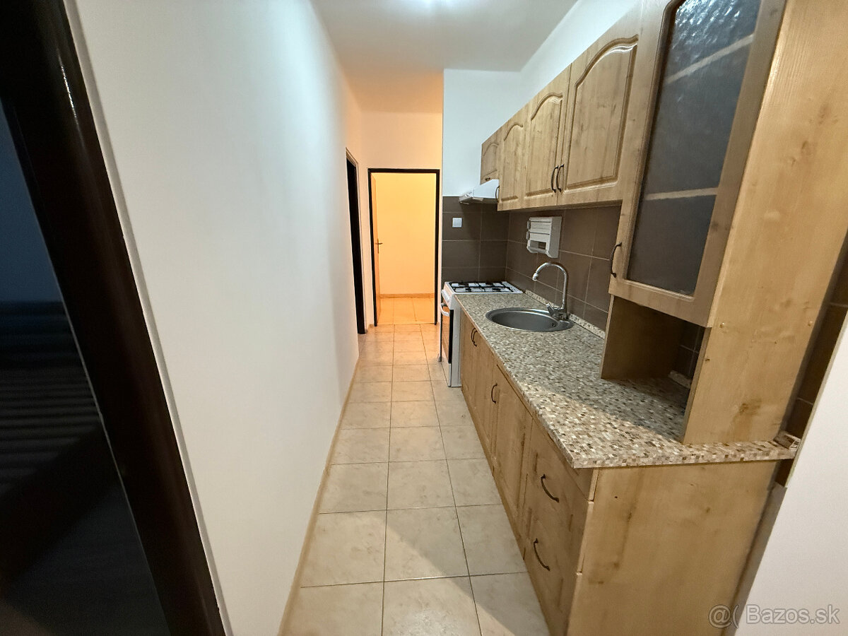 Prenájom 2 izbový byt zariadeny Topoľčany - Streďanská