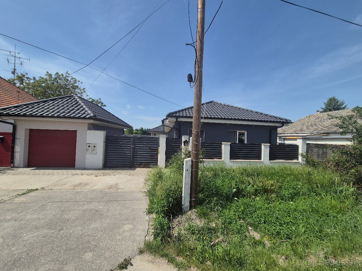 Predaj 4 izbový dom Kolárovo, Poľná 19