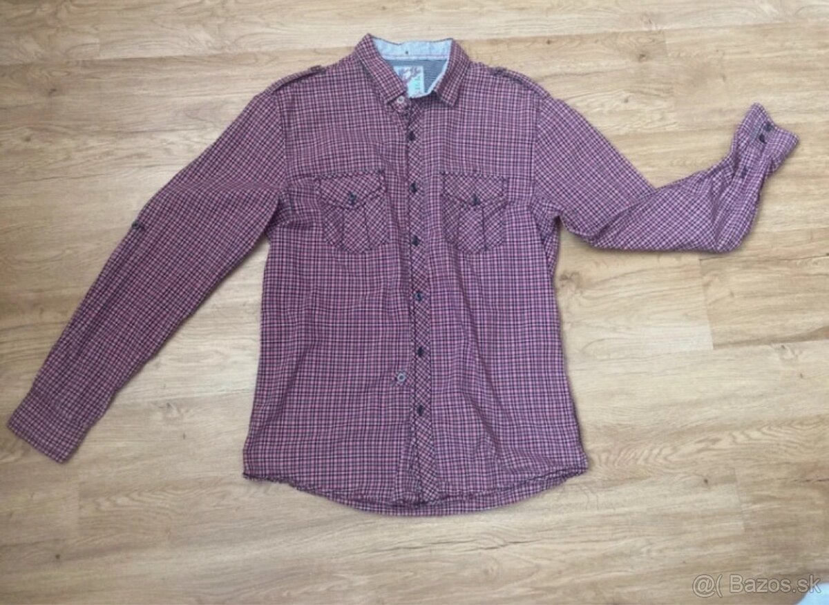 Červená károvaná košeľa