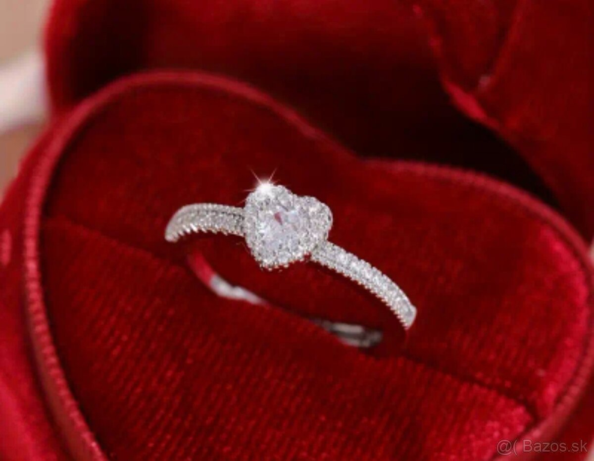 Elegantný Prsteň so Srdcom strieborný