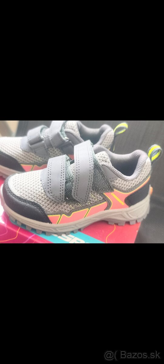 Lacno predám detské botasky