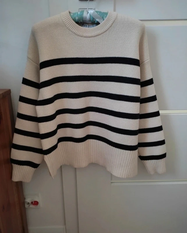 Zara pruhovaný sveter S