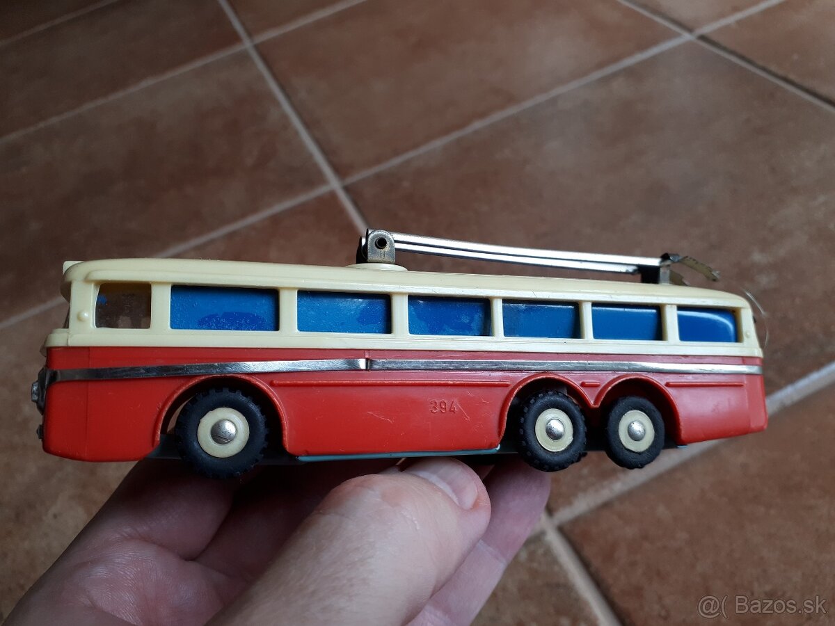 Stara hracka - Trolejbus od ITES