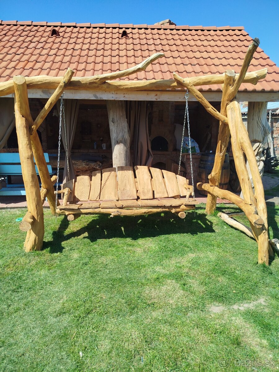 Drevená hojdačka