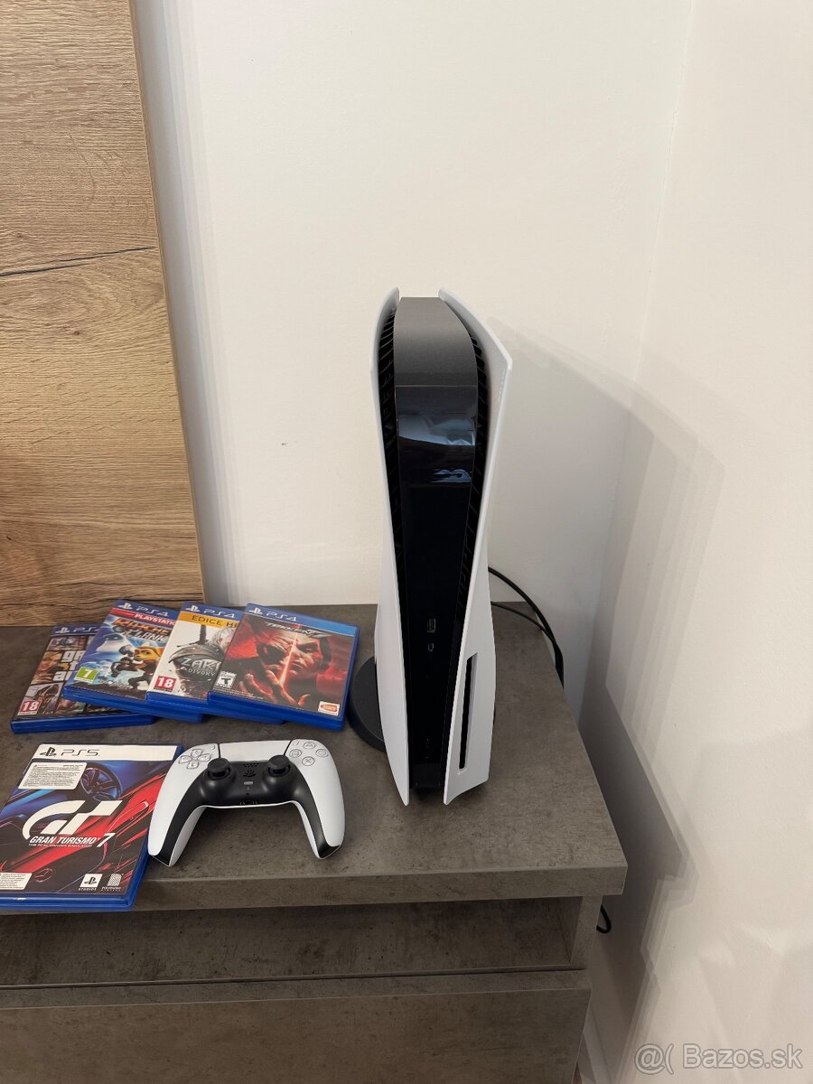 Predám PlayStation 5 s mechanikou + hry – top stav