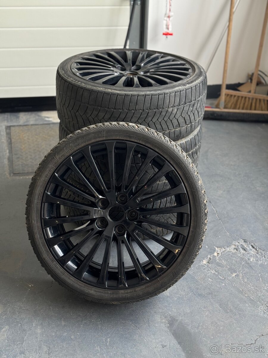 225/40 R18 Skoda Superb