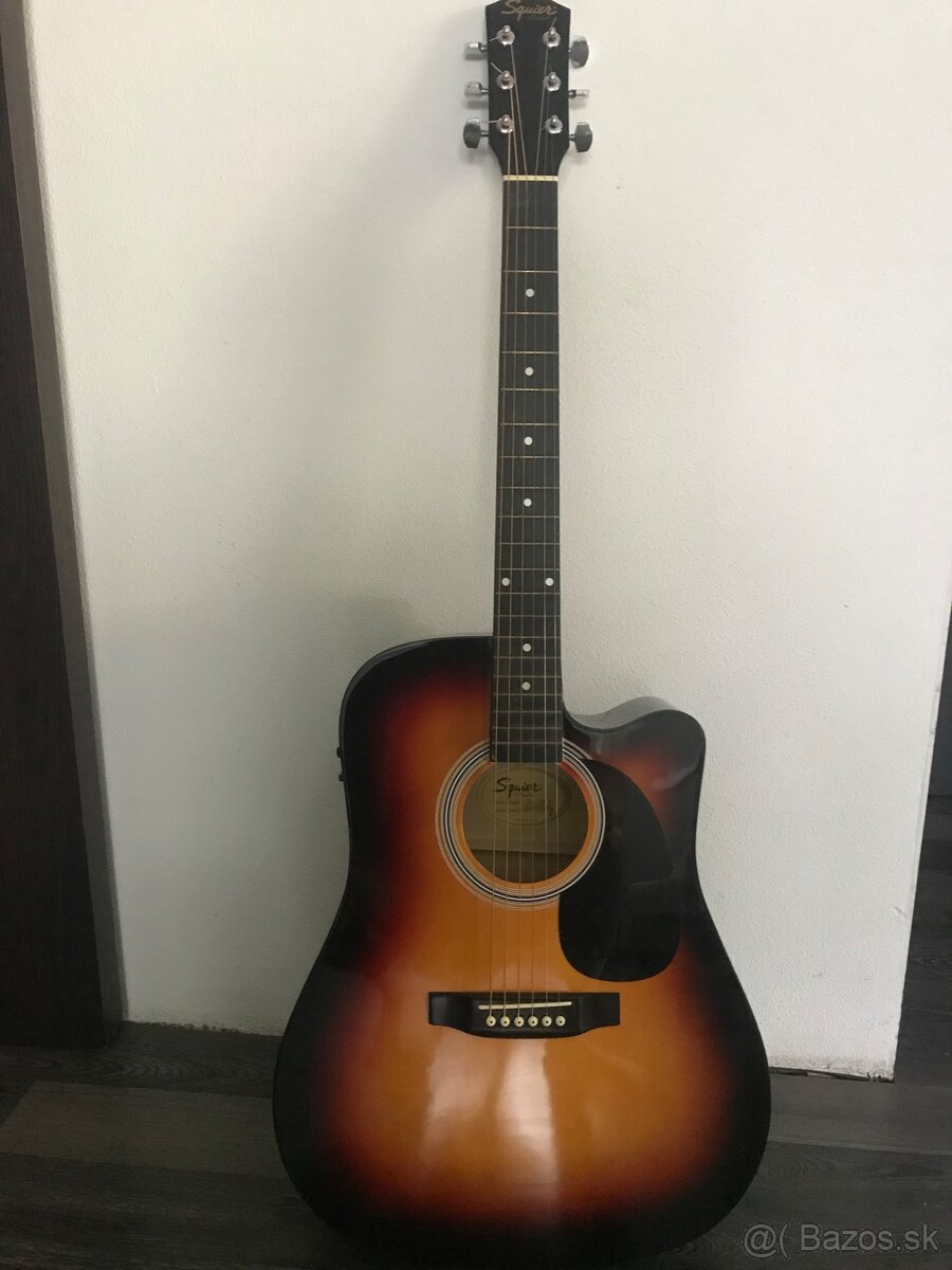 Elektroakustická gitara Fender Squier SA-105CE