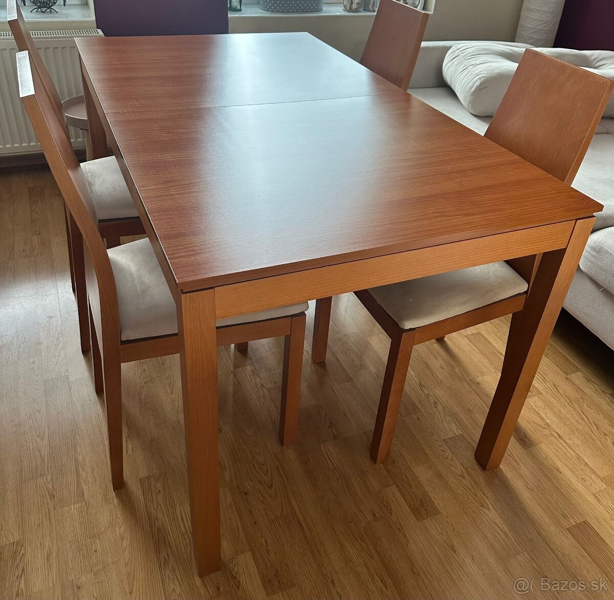 Rozkladací stol a 4stoličky