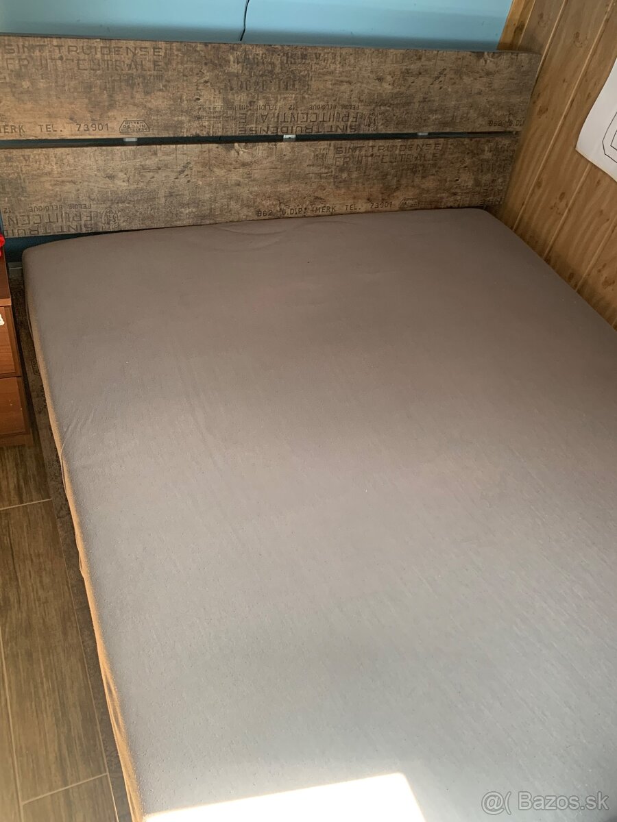 Posteľ 120x200