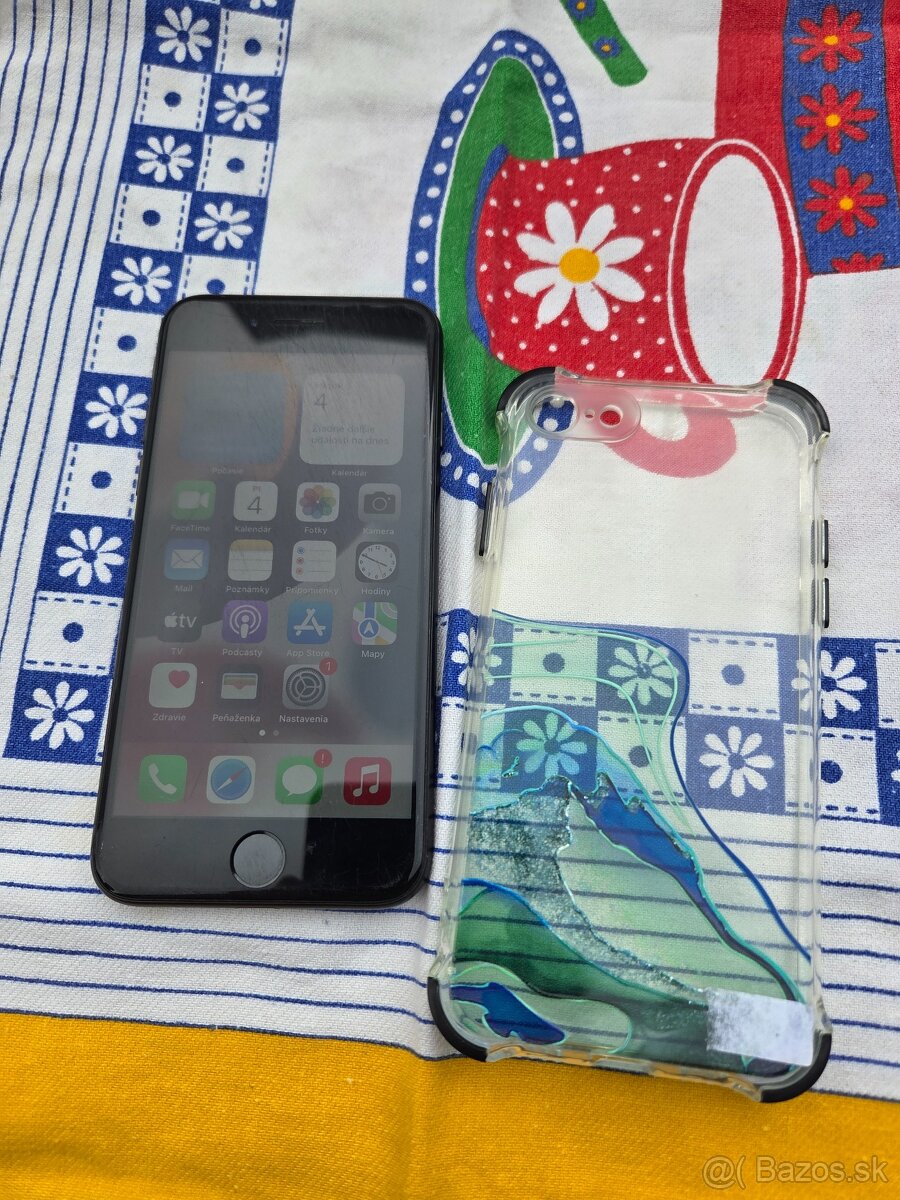 Iphone 7 čierny 32 gb používaný plne funkčný je v horšom sta