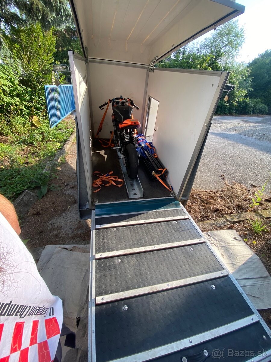 Vozík na moto