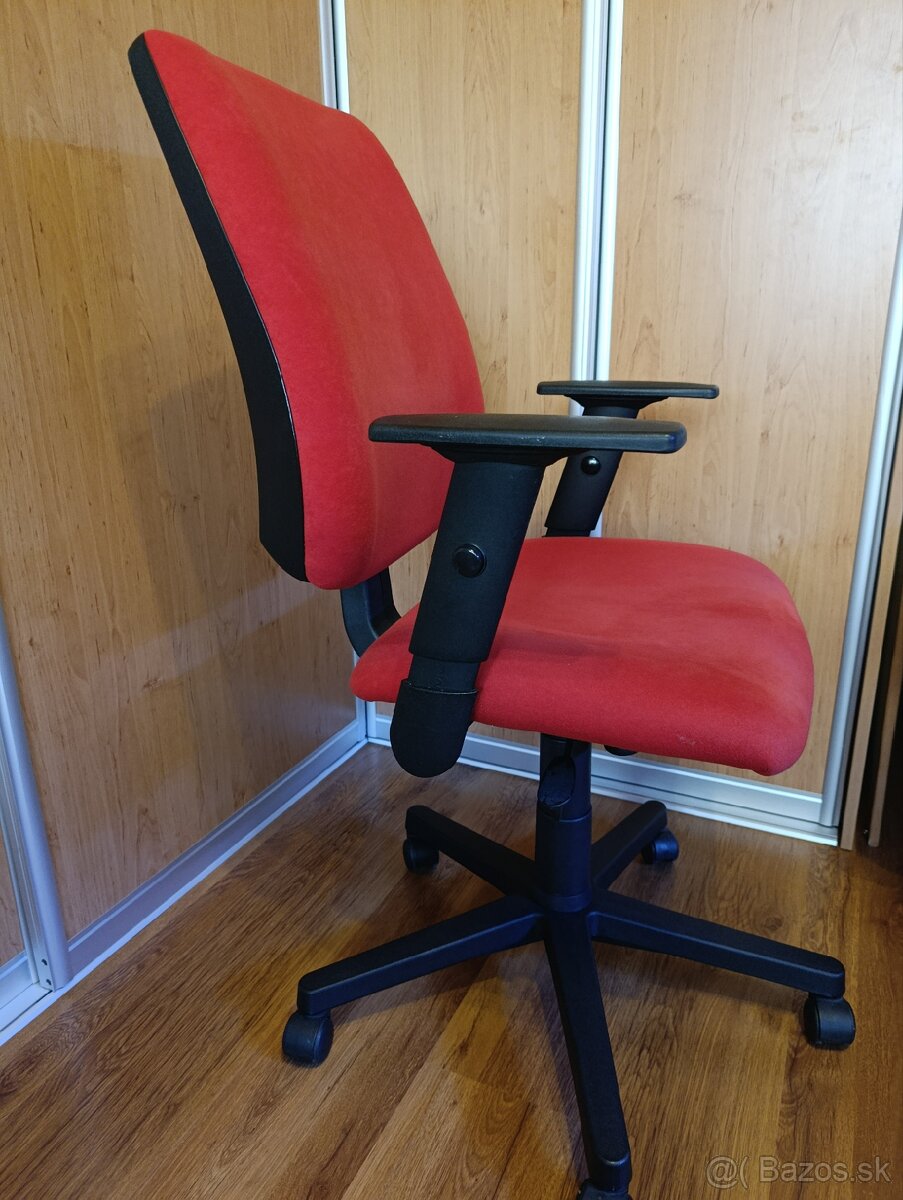 Predám kancelársku stoličku