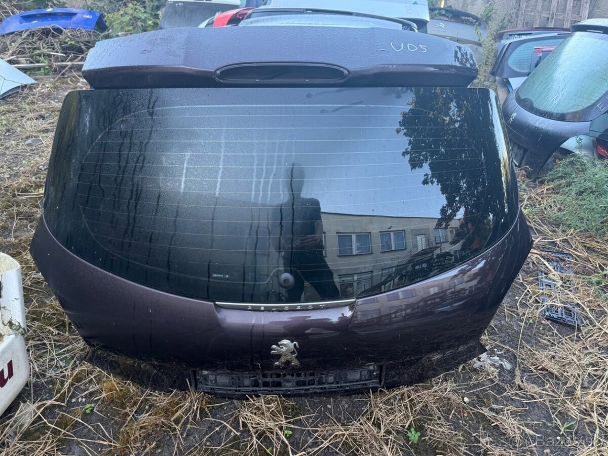 Kufor piate dvere Peugeot 208 kufrove dvere HB