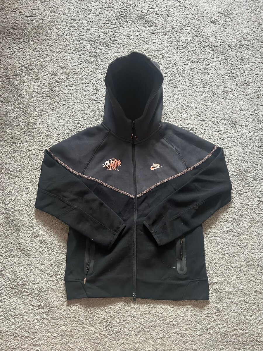Synaworld Nike Techfleece