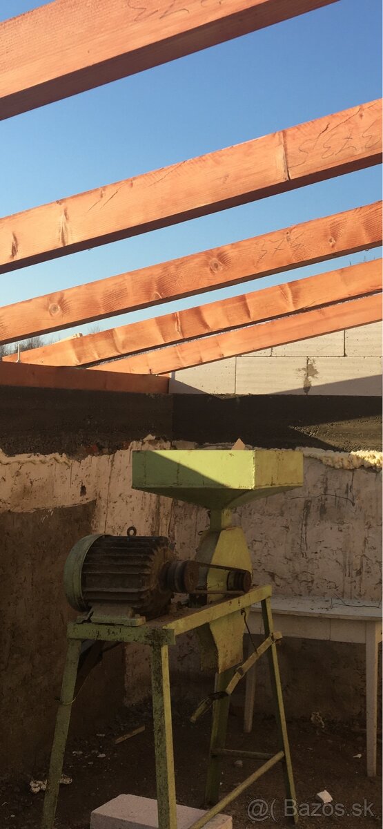 Šrotovník na obilie