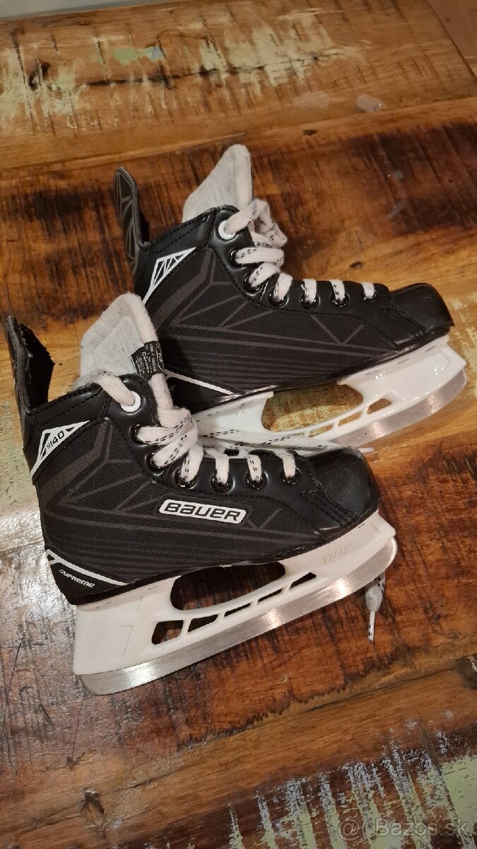 Predám korčule Bauer vel.32