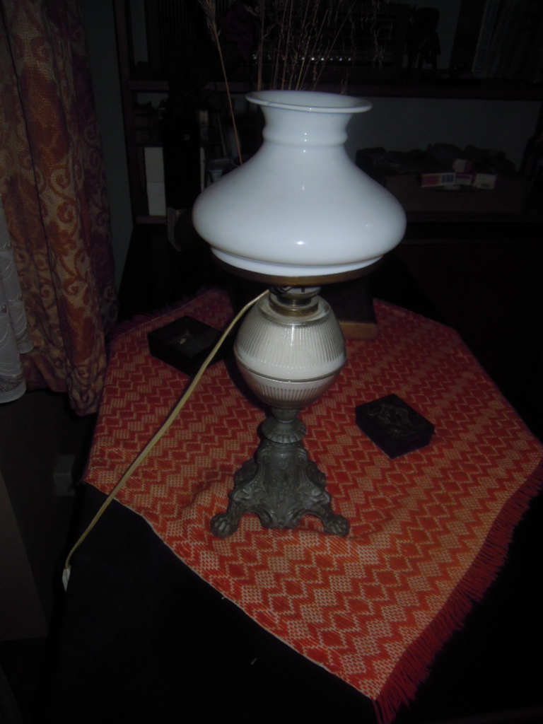 Starožitná stolová lampa