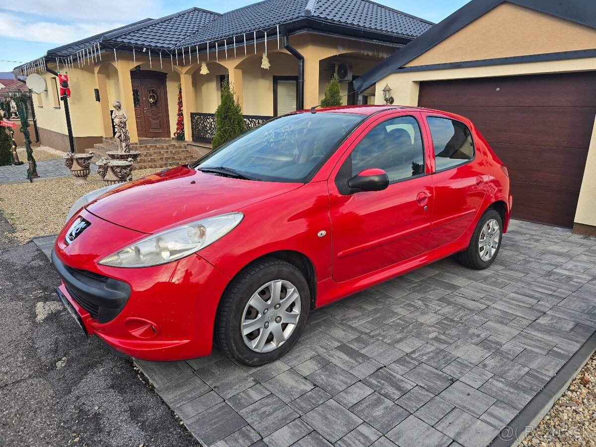 Predám Peugeot 206+ 1.4 benzín r.v.2009