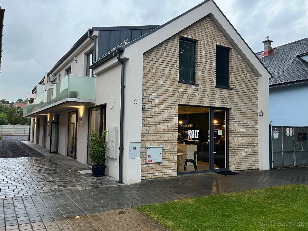 Prenájom 2 izbový byt v centre Topoľčianok