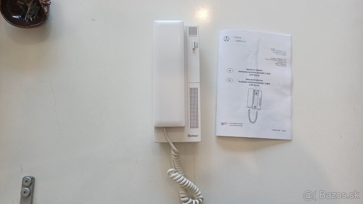 Domáci telefón