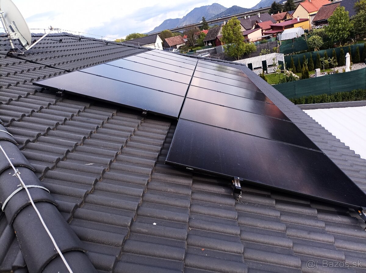 Solárna fotovoltická elektráreň pre domy.