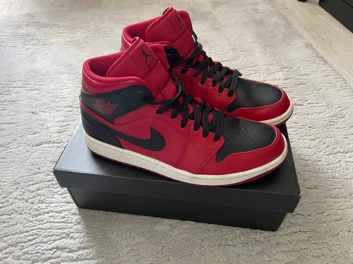 Jordan 1 Mid