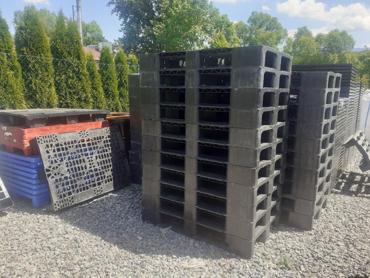 Predám 600L nadrž plastove palety