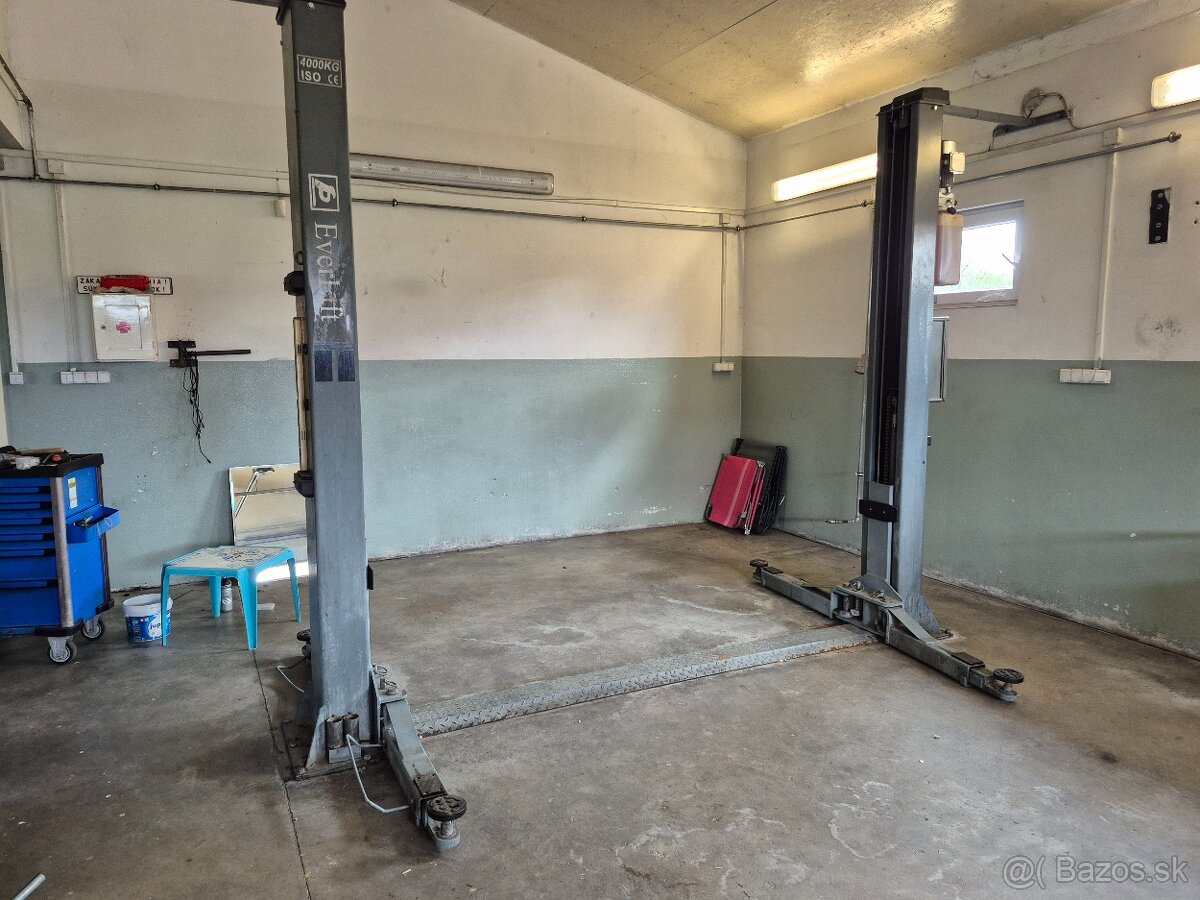 Everlift Dvojstĺpový zdvihák na auto 4000kg EAE