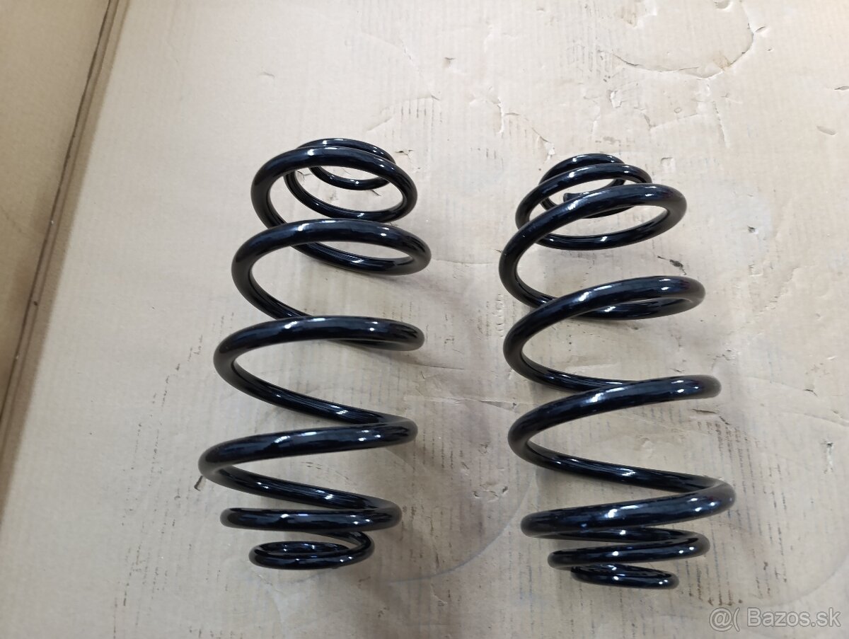 Zadné pružiny Opel Astra J P10