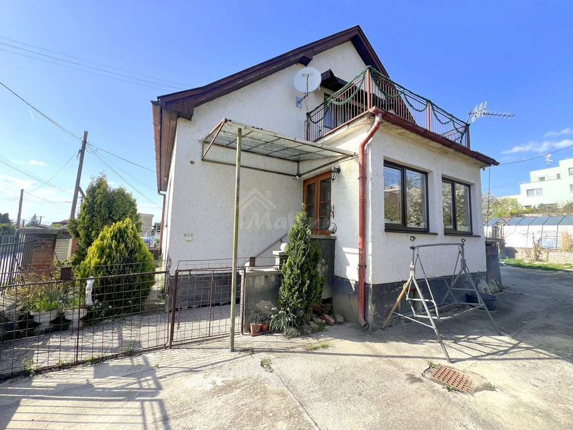 PREDAJ 4 izb DOM s garážou a poz. 992m2 obec Krásno